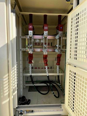 小閔 - 高壓電纜頭施作