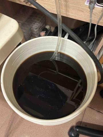 冠安冷氣空調 冷氣安裝清洗保養 - 洗出來的髒水油垢