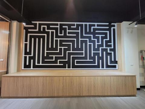 黃若晴 - 造型燈具展示迷宮牆