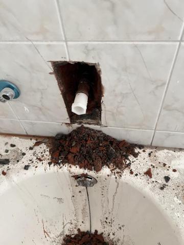 鐘勝水電 - 熱水管漏水處理