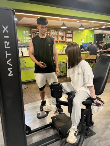 world gym長榮店個人教練 萬億龍 - 健身指導1對1教練課