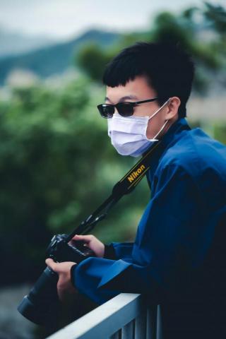 提供拍沙龍照姿勢服務的專家陳紹瑜