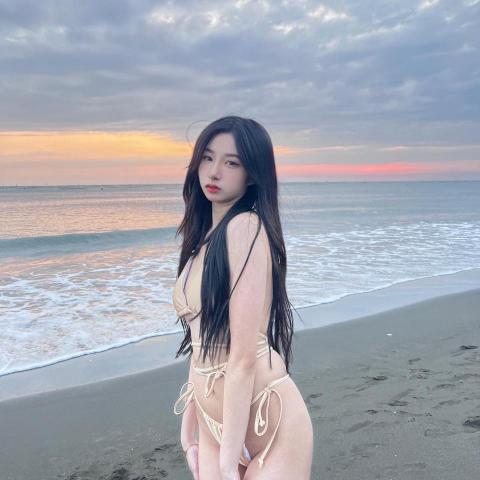 提供模特兒服務的專家Sabrina