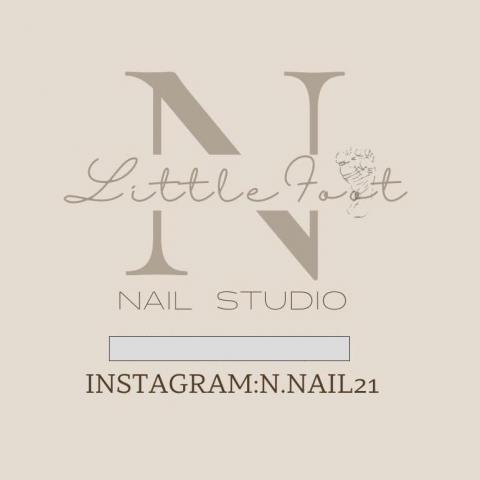 提供美甲光療服務的專家小腳丫美甲