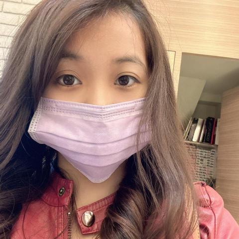 提供翻译i服務的專家Chloe Wang