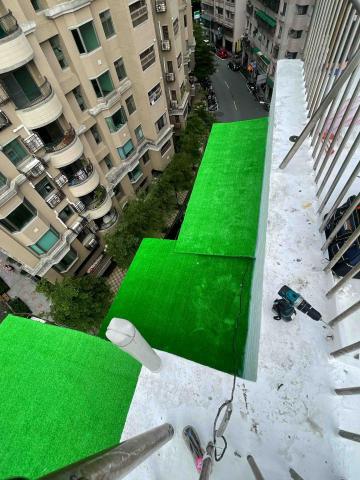 鍾芳永 - 草皮屋頂