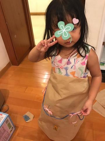 韻中 Avery - 繪本故事後，一起來動手做漂亮的新衣服