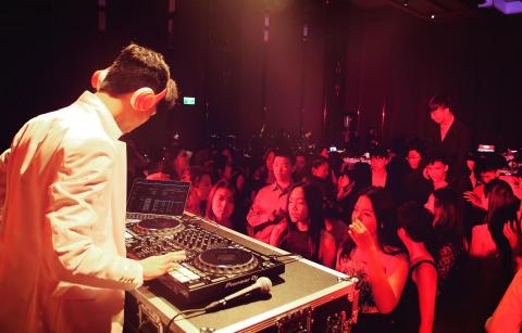 L&ouml;vite 音樂工作室 - DJ表演