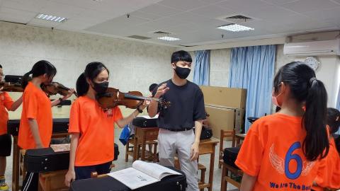 Ryan🎵線上教學/檢定/比賽/升學/興趣培養🎹🎻 - 信義國小小提琴課的教授過程