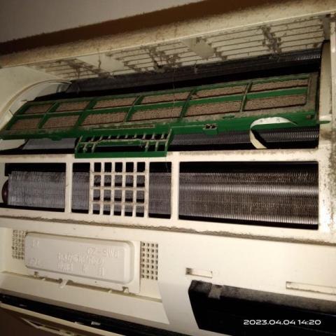 葆秀有限公司 - 分離式冷氣機清洗