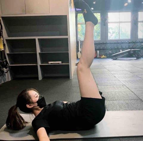 Corefitness -  馬甲線跟腹肌明顯的關鍵，飲食、運動、核心。
肚子大單靠核心訓練成效並不彰顯
