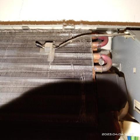 葆秀有限公司 - 分離式冷氣機清洗