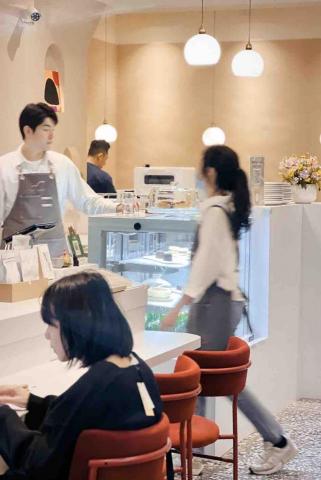 競繪室內設計有限公司 - 商空咖啡店