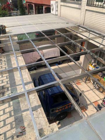 士鑫玻璃有限公司 - PC板採光罩更換玻璃