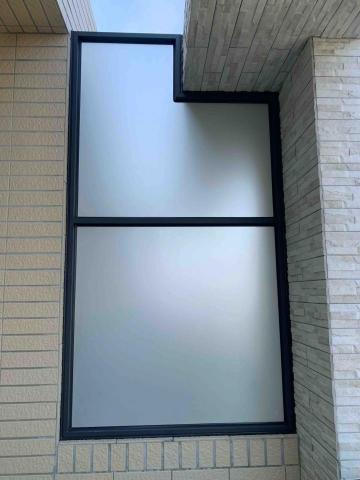 士鑫玻璃有限公司 - 與鄰相隔固定窗玻璃安裝