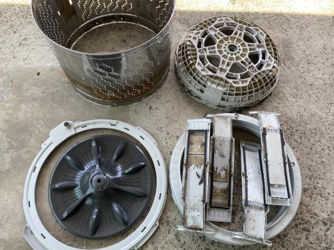 丫崴清潔工作室 - 洗衣機清洗前