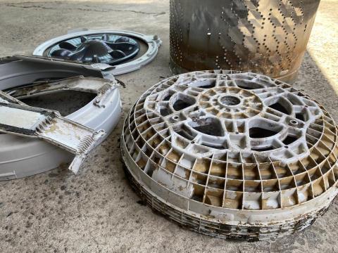 丫崴清潔工作室 - 洗衣機清洗前