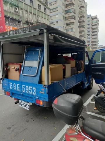 新竹小發財專車 - 自助搬家（僅提供車輛，車邊上下服務）
出車價+里程 （附贈司機?