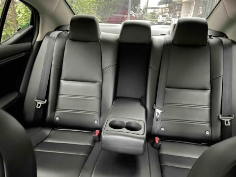 James - 定期清潔、消毒顧客乘坐空間。