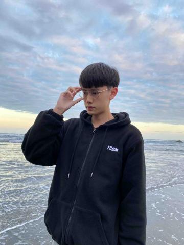 提供大學生包包服務的專家陳曦-清大數學家教