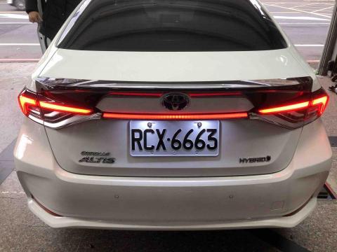 提供送機服務的專家機場接送-「 Leo 」-機場接送