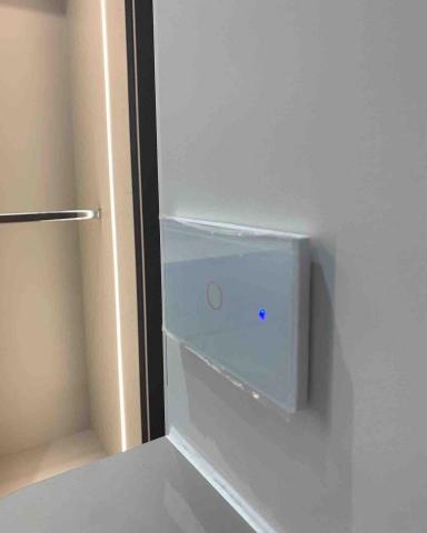 The Use 有用科技 - 智能電燈開關