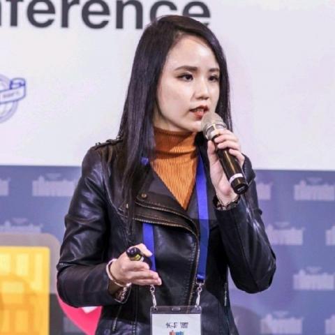 提供翻译i服務的專家Roxane Hui Min Liu