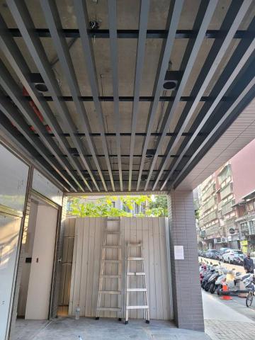 嶸鋒工程行 - 三重民宅騎樓 新作鋁障板天花-2 嶸鋒工程行 - 三重民宅騎樓 新作鋁障板天花-2