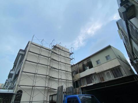 誠祐鷹架工程行 - 房屋外牆油漆-施工架搭設