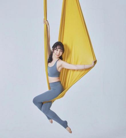 Lia's Aerial Yoga 空中瑜伽、舞綢 - 