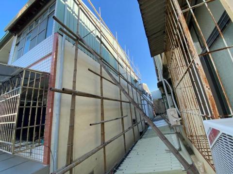 誠祐鷹架工程行 - 房屋外牆油漆-腳路不好竹架搭設