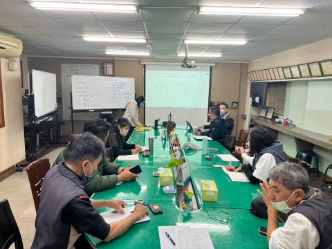 GM-HR團隊 - 規劃與執行企業勞資會議作業。 GM-HR團隊 - 規劃與執行企業勞資會議作業。