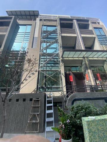 誠祐鷹架工程行 - 房屋外牆玻璃清潔-施工架搭設