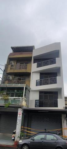 東暘廣告工程設計 - 〈台南市東區〉外牆拉皮工程  右棟白色為完成物,拉皮左右兩棟成對比
 東暘廣告工程設計 - 〈台南市東區〉外牆拉皮工程  右棟白色為完成物,拉皮左右兩棟成對比