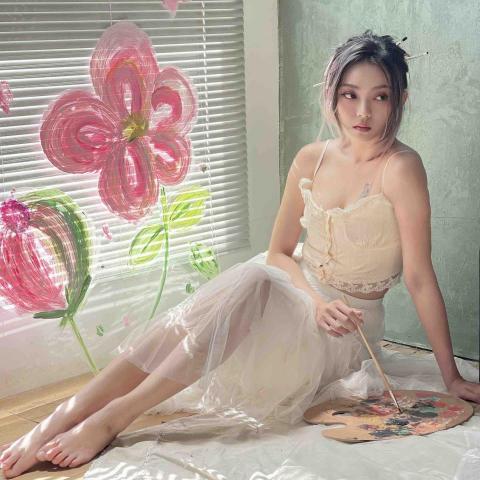 提供模特兒服務的專家莓子 Altin