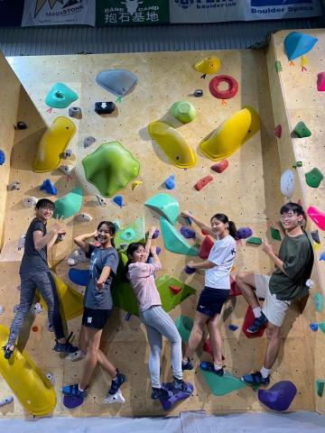 賴宏洋 - 跟系羽學妹來去體驗抱石