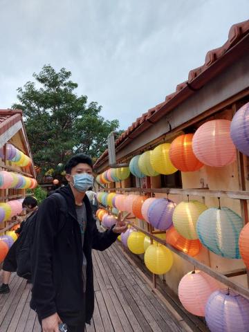 提供美甲課程新竹服務的專家鄭竹詠