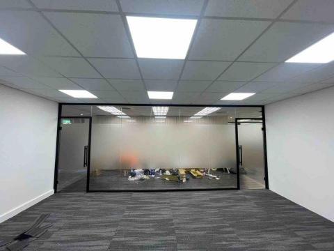 長峰鋁門窗行 - 辦公室隔間