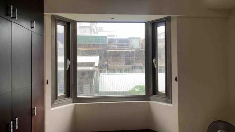 長峰鋁門窗行 - 八角窗（左右推射窗）