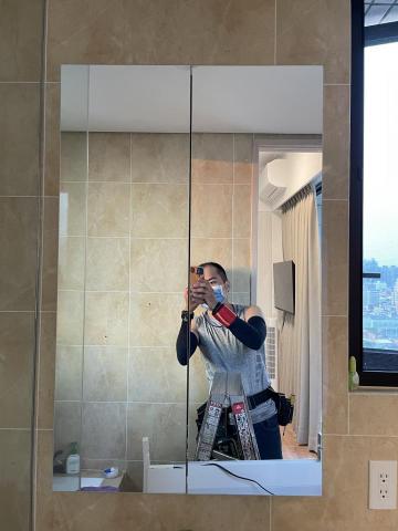 黃文 - 衛浴鏡櫃燈（施工前）