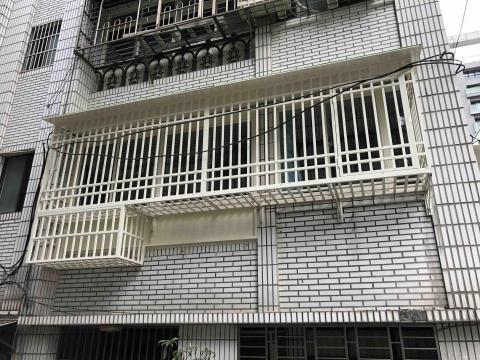 一間鋼鋁工程 -  一間鋼鋁工程 -