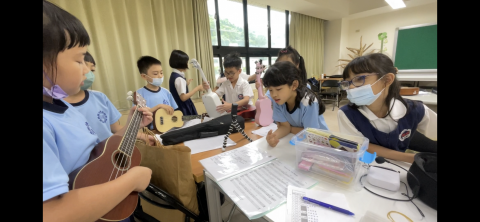 小筑老師 - 指導小學烏克麗麗社團課