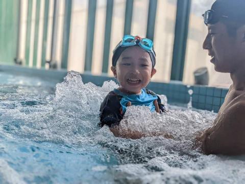 RT Swim 台北小鯨鯊游泳學院 - 循序漸進的教學系統,消除初學者/孩子對水的恐懼! RT Swim 台北小鯨鯊游泳學院 - 循序漸進的教學系統,消除初學者/孩子對水的恐懼!