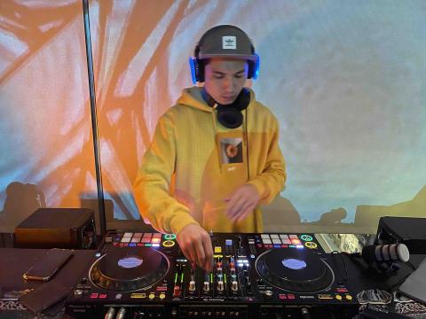 Balis su - 與最新耳機文化品牌合作活動擔任主秀DJ