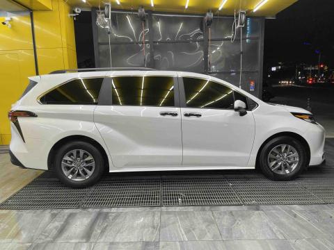 高級商務包車旅遊機場接送 - 七座