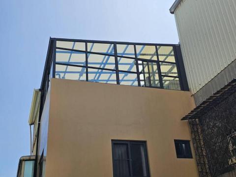 泉通鋼鐵工業社 - 苑裡玻璃屋