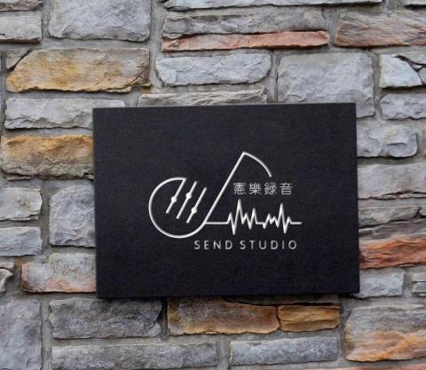 憲樂錄音室 - 讓聲音故事傳達您的情感。憲樂錄音室深知音樂的力量，我們將通過專業的錄音技術和後期製作工藝，幫助您將情感和故事通過音樂傳達出來。無論是為電影、廣告還是個人專輯製作配樂，我們將為您創造獨特而感人的音樂體驗