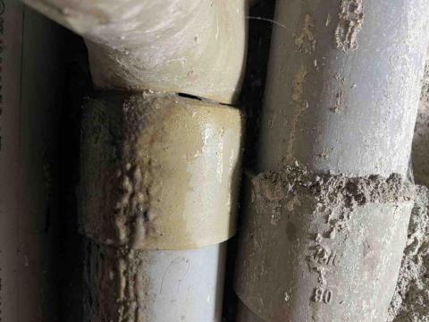 光耀水電工程行 - 排水幹管竟然裂掉了