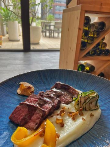 書籤 Chloe - 歐陸料理拍攝