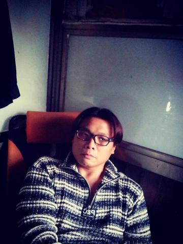 提供鋼琴鍵服務的專家曾柏鋼